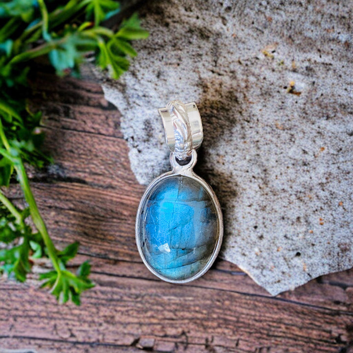 LABRADORITE PENDANT - 925 STERLING SILVER