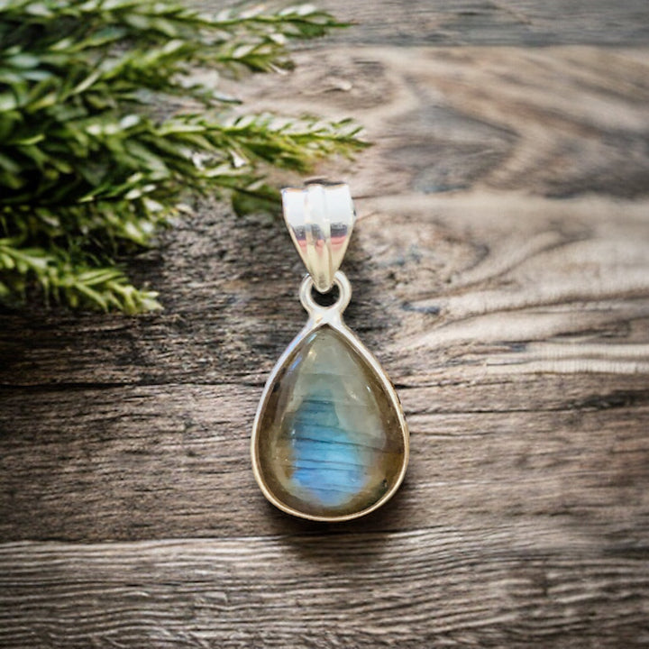 LABRADORITE PENDANT - 925 STERLING SILVER