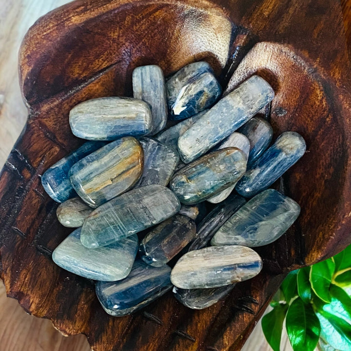 TUMBLE STONES || BLUE KYANITE