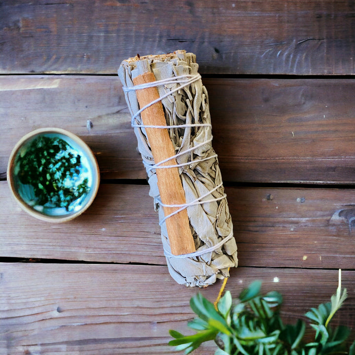 SMUDGE STICK || WHITE SAGE WITH CINNAMON - SMALL