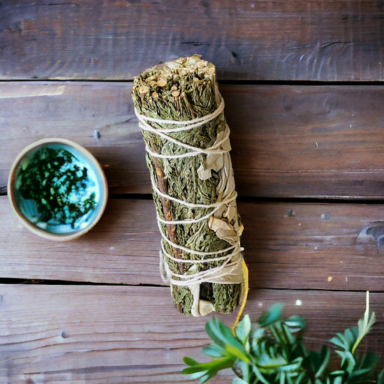 SMUDGE STICK || WHITE SAGE WITH CEDAR - SMALL