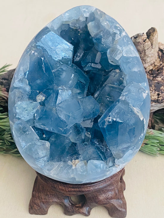 EGGS || XL CELESTITE CLUSTER